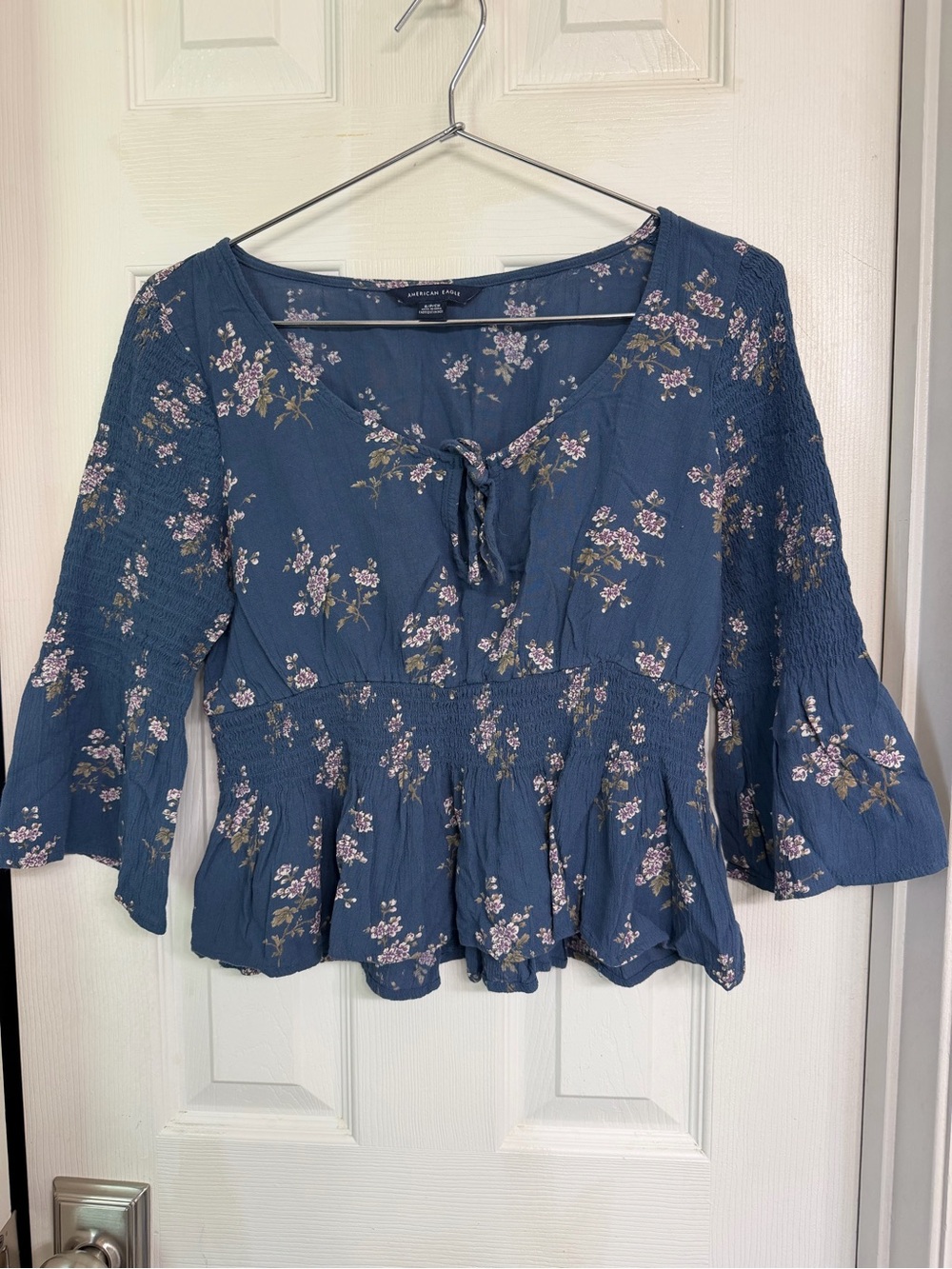 American Eagle Blue Pink-Floral Top 3/4 Sleeves